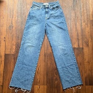 Stradivarius Classic Blue Straight Leg Jeans • High-Waisted